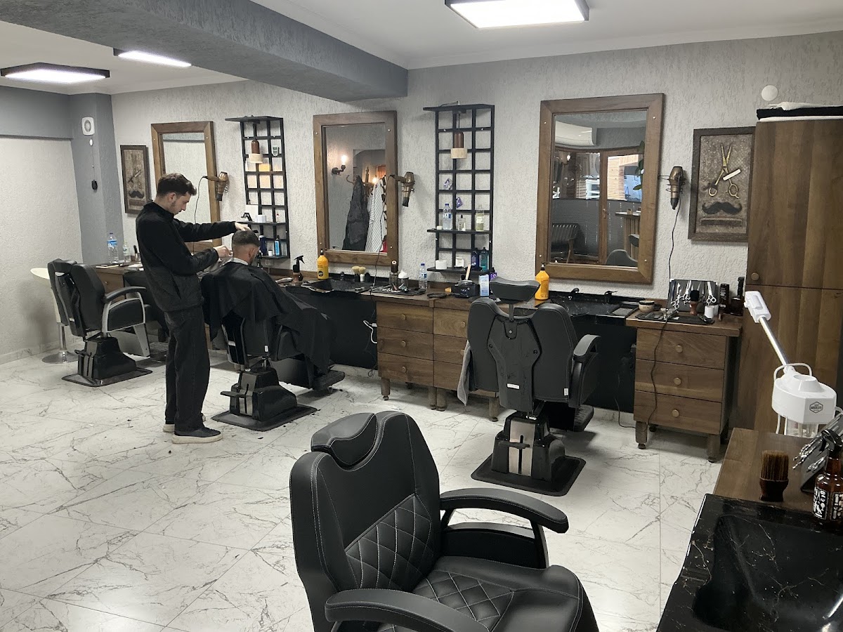 ALTINMAKAS KUAFÖR VE CİLT BAKIM SALONU galeri 4